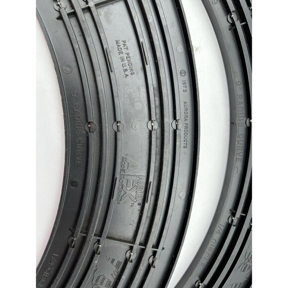 Aurora AFX 9" Radius Curve 1/4 Circle Slot Car Track Sections #2519 Lot of 5 - Picture 5 of 10